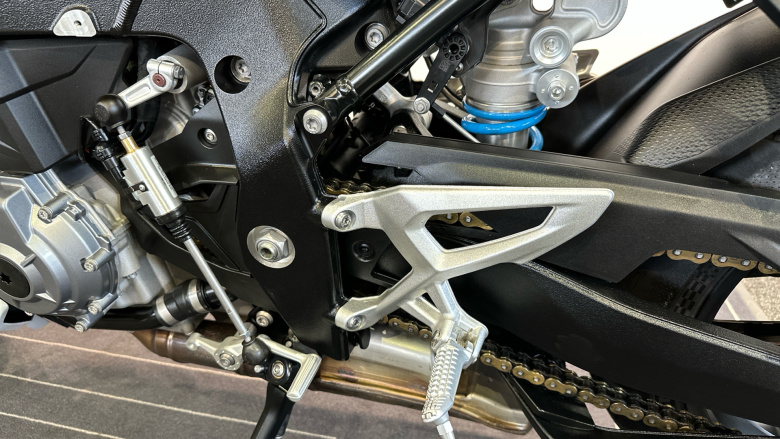 (23MY) BMW M1000 R
